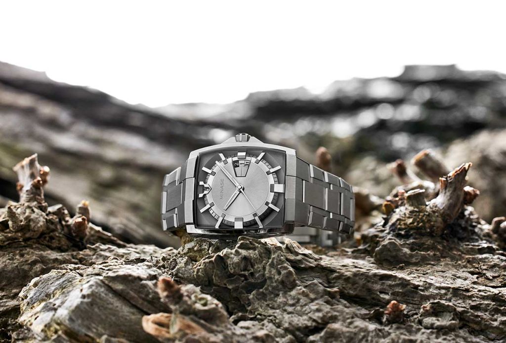 HORIZON of the country where the sun rises