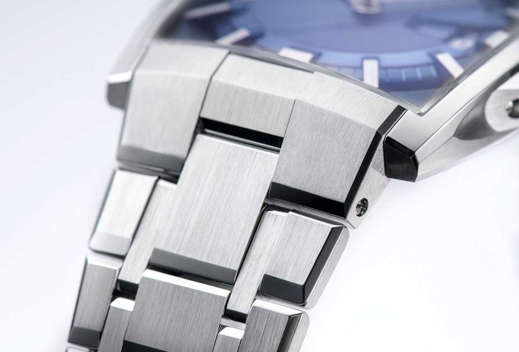 HORIZON of the country where the sun rises