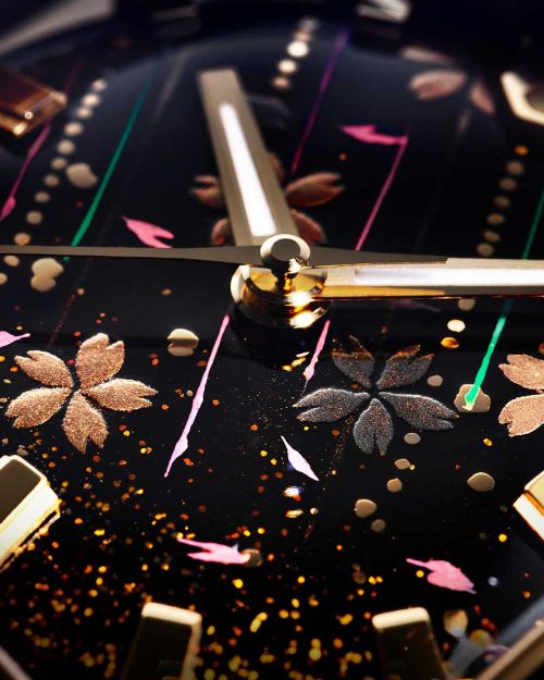 Urushi Series MAKI-E “FIVE WINDOWS Mid ~Nagare Sakura” Leather model [VM07-CBKMA7-KYJ]